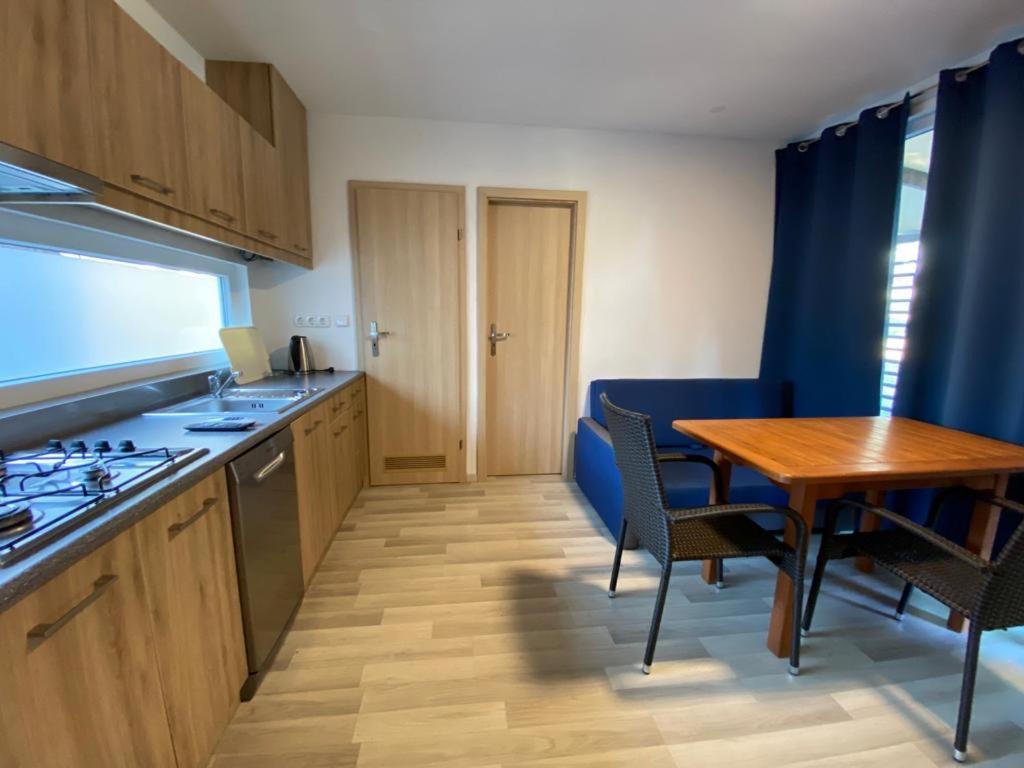 Mobile Homes Selce Bagian luar foto